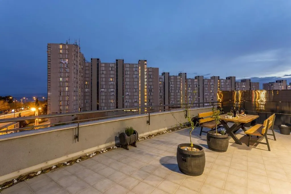 Apartments With Wifi Split - 18088 0*,